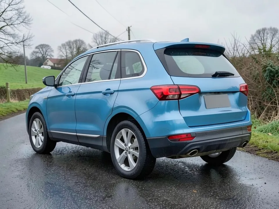 AI-drawn sample: a plain blue mid-size SUV with silver wheels and no mud flaps, seen from the rear three-quarter on a wet road